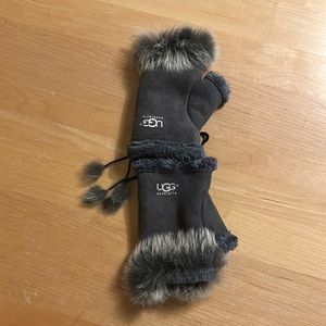 UGG fingerless gloves with fur. Never worn